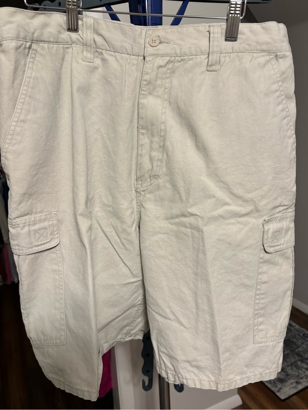 Northwest Territory Casual Cargo Shorts in Light Cream
